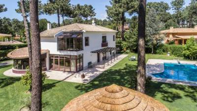 Aroeira Villa Sleeps 8 Pool Air Con WiFi