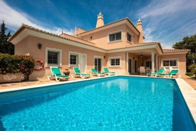 Villa Senna - 4 Bedroom Luxury Villa - Well Furnished Interior - Great Pool Area